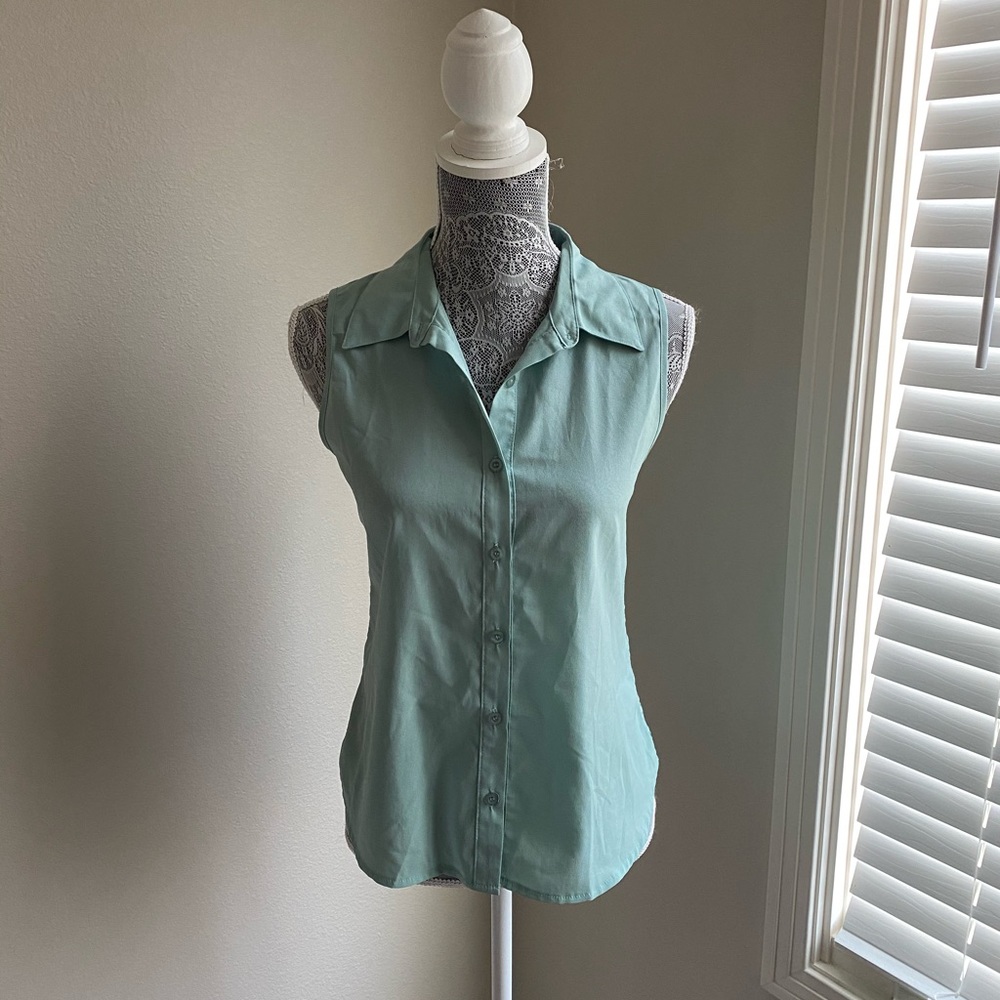 Green Button Up Tank Top Size Small
